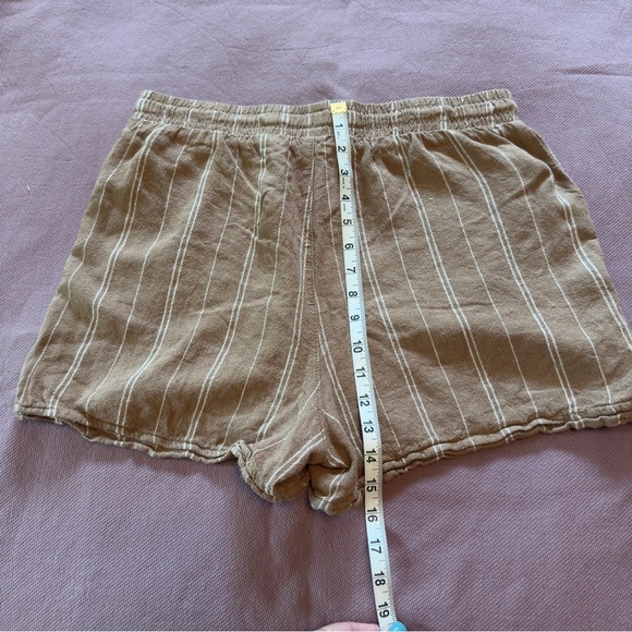 Lot of 4 Stylish Women's Shorts- Pink, Brown, Striped Linen Blend Sizes M and L - Picture 6 of 16